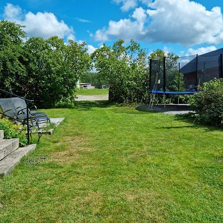 Charmigt Hus Pa Landet Naera Till Bad Strömstad Buitenkant foto