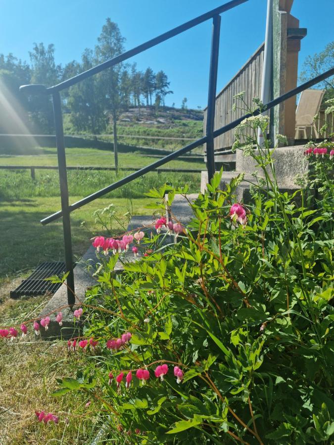Charmigt Hus Pa Landet Naera Till Bad Strömstad Buitenkant foto