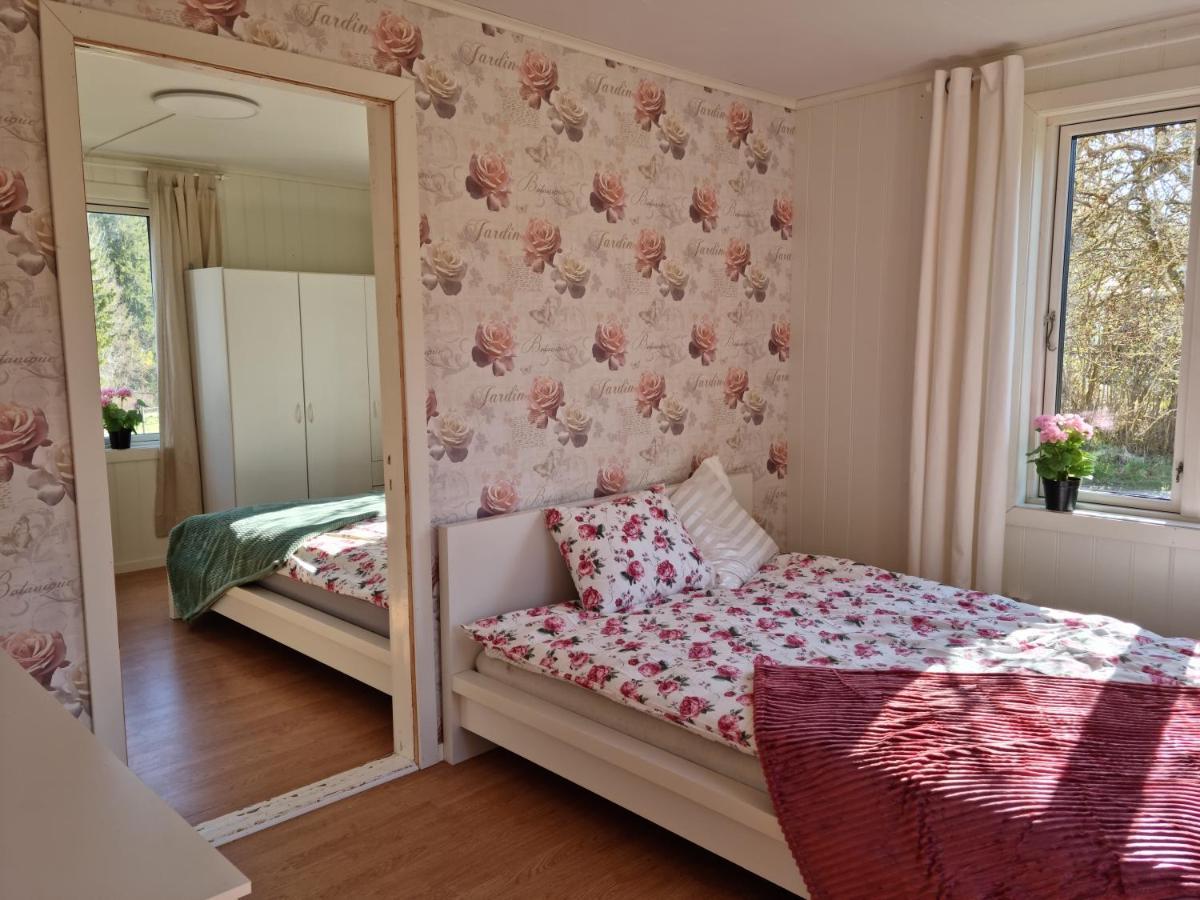 Charmigt Hus Pa Landet Naera Till Bad Strömstad Buitenkant foto