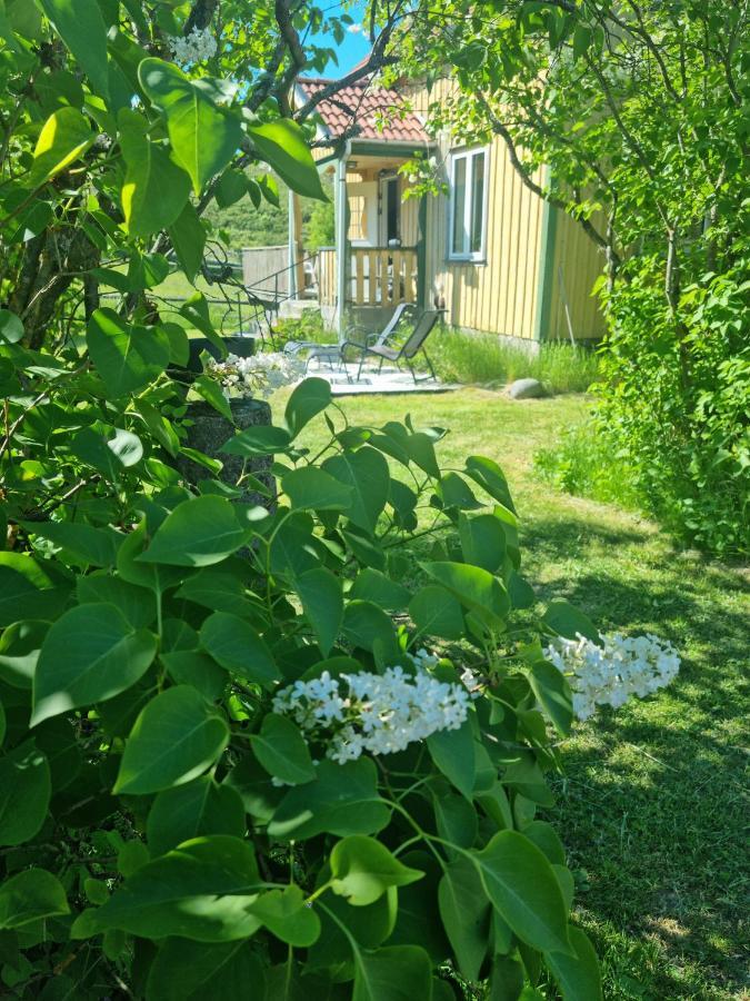 Charmigt Hus Pa Landet Naera Till Bad Strömstad Buitenkant foto