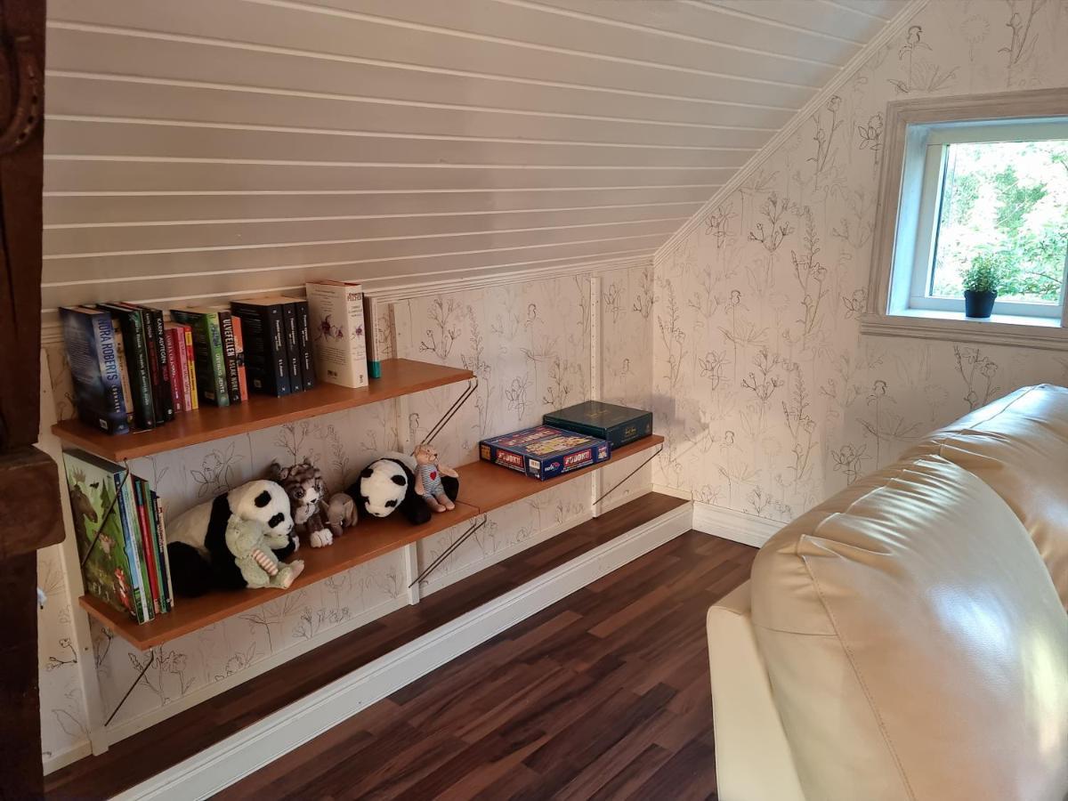 Charmigt Hus Pa Landet Naera Till Bad Strömstad Buitenkant foto